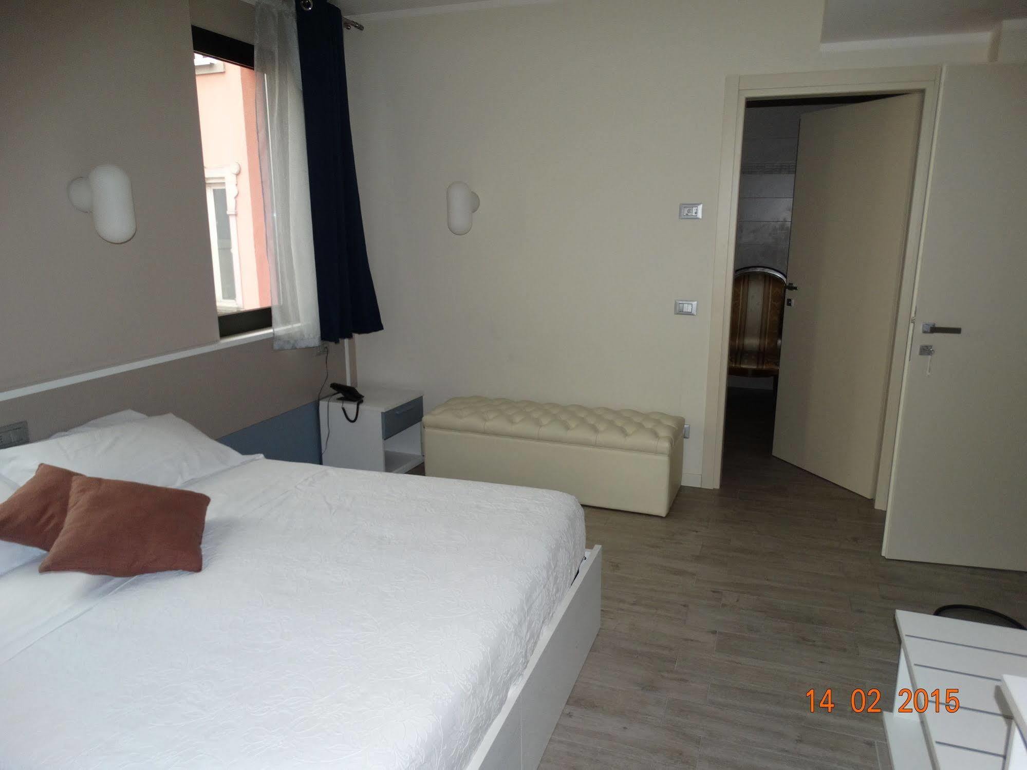 Moderno Hotel 3*